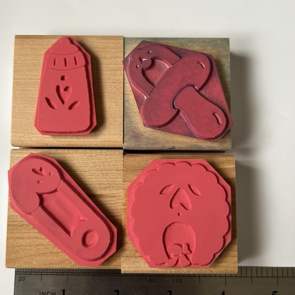 Baby’s Layette S216 stamp set - Picture 3 of 4